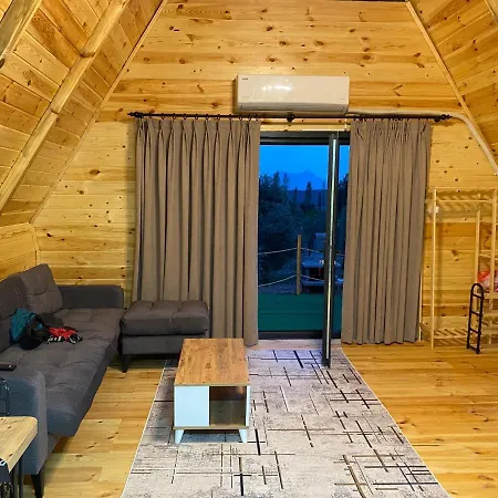 Case de vacanță West Bungalov