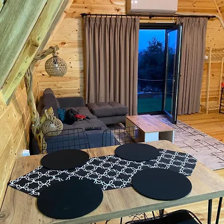 Case de vacanță West Bungalov *